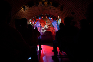 Koncert: The Flash! - Koncert zespołu The Flash, na scenie od lewej: Kuba Dworak, Max Olszewski, Sławek Pezda).