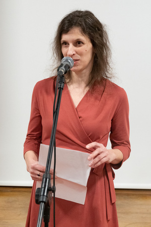 Wystawa: Wynurzenie - Przemowa na otwarciu,  pani Dziekan dr Agnieszka Bartak-Lisikiewicz.