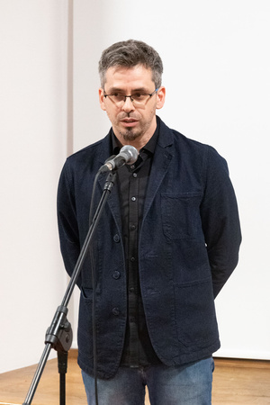 Wystawa: Wynurzenie - Przemowa na otwarciu, Kierownik Katedry Grafiki,  dr hab. Przemysław Pokrywka.