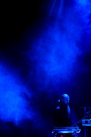 Koncert: Fisz Emade Tworzywo - Na scenie gitarzysta Michał Sobociński