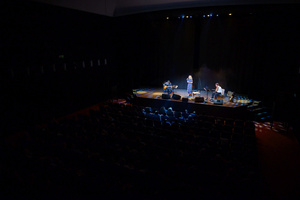 Koncert: Aga Zaryan "Sara" - Koncert w wykonaniu Agi Zaryan - wokal, Davida Dorużki (gitara), Szymona Miki (gitara)