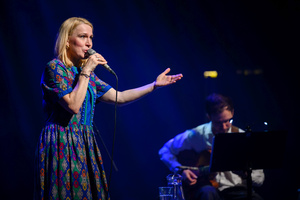 Koncert: Aga Zaryan "Sara" - Koncert w wykonaniu Agi Zaryan - wokal, Davida Dorużki (gitara), Szymona Miki (gitara)