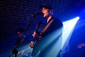 Dawid Tyszkowski "Nadal nie śpię" w Piwnicach TCK - Na scenie Dawid Tyszkowski