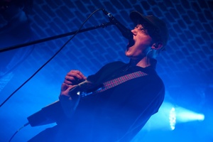 Dawid Tyszkowski "Nadal nie śpię" w Piwnicach TCK - Na scenie Dawid Tyszkowski