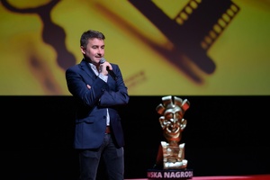 37. TNF - Dzień 1 (27.05.23) - Na scenie Marzenia dyrektor artystyczny 37. TNF Kuba Armata otwierający festiwal