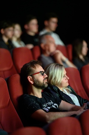 37. TNF - Dzień 2 (28.05.23) - Widzowie na sali kinowej