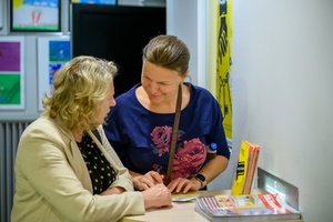 37. TNF - Dzień 3 (29.05.23) - Widzowie w hallu kina Marzenie