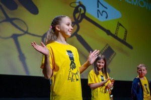 37. TNF - Dzień 5 (31.05.23) - Jury Dziecięce 37. TNF przed projekcją Filmów Młodego Widza na scenie Marzenia