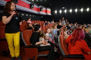 37. TNF - Dzień 6 (1.06.23) - Animacje dla dzieci w sali kinowej przez Zespół Edukatorów Filmowych ZEF