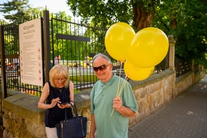 37. TNF - Dzień 6 (1.06.23) - Publiczność w Amfiteatrze w oczekiwaniu na spektakl "Księga lasu"