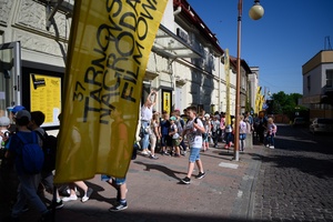 37. TNF - Dzień 6 (1.06.23) - Dzieci zmierzające do kina Marzenie na projekcję Filmów Młodego Widza