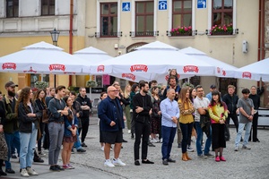 Wystawa: Konfrontacje Plakatu Studenckiego - Publiczność wernisażu.