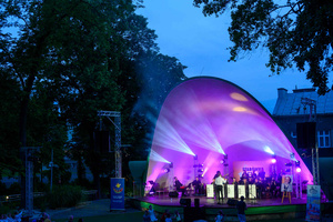 Starówka Jazz Festival - 30.06.2023 - Na scenie koncert zespołu Big Mielec Band.