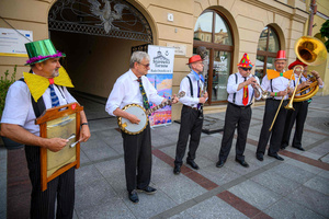 Starówka Jazz Festival - 30.06.2023 - Parada nowoorleańska na tarnowskim Rynku.