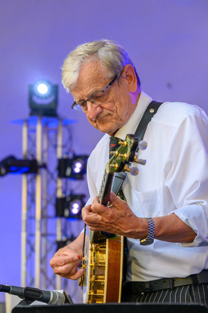 Starówka Jazz Festival - 30.06.2023 - Na scenie koncert zespołu Leliwa Jazz Band & Katarzyna Wnęk.