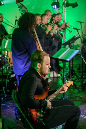 Starówka Jazz Festival - 30.06.2023 - Na scenie koncert zespołu Big Mielec Band.