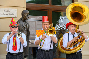 Starówka Jazz Festival - 30.06.2023 - Parada nowoorleańska na tarnowskim Rynku.