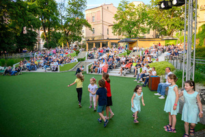 Starówka Jazz Festival - 30.06.2023 - Na scenie koncert zespołu Leliwa Jazz Band & Katarzyna Wnęk.