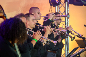 Starówka Jazz Festival - 30.06.2023 - Na scenie koncert zespołu Big Mielec Band.