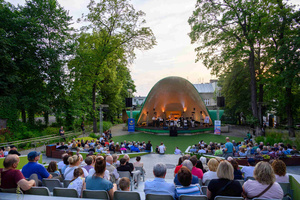Starówka Jazz Festival - 30.06.2023 - Na scenie koncert zespołu Leliwa Jazz Band & Katarzyna Wnęk.