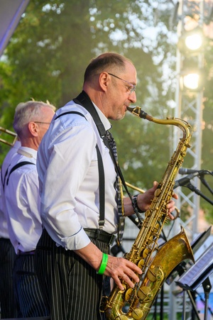 Starówka Jazz Festival - 30.06.2023 - Na scenie koncert zespołu Leliwa Jazz Band & Katarzyna Wnęk.