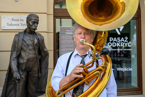 Starówka Jazz Festival - 30.06.2023 - Parada nowoorleańska na tarnowskim Rynku.