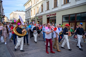 Starówka Jazz Festival - 7.07.2023 - Parada nowoorleańska. Przejście z Rynku do Amfiteatru letniego
