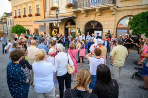 Starówka Jazz Festival - 14.07.2023 - Parada nowoorleańska. Muzycy wraz z publicznością.