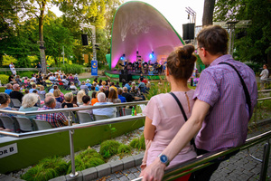 Starówka Jazz Festival - 14.07.2023 - Koncert zespołu Old Boys Band. Widownia Amfiteatru.