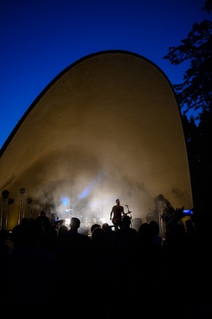 Był Sobie Blues - 11.08.2023 - Zespół Ørganek grający koncert na amfiteatralnej scenie