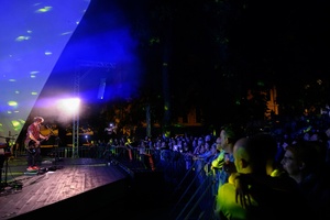 Był Sobie Blues - 11.08.2023 - Publiczność przed sceną na koncercie zespołu Ørganek