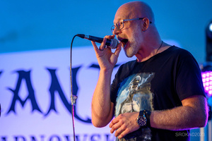 Szanty na Starówce - 26.08.2023 - Występ zespołu West Sailors na scenie tarnowskiego Amfiteatru.