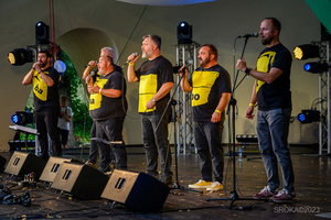 Szanty na Starówce - 26.08.2023 - Występ zespołu Banana Boat na scenie tarnowskiego Amfiteatru.