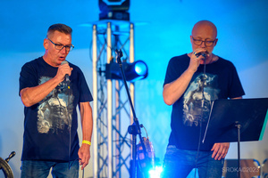 Szanty na Starówce - 26.08.2023 - Występ zespołu West Sailors na scenie tarnowskiego Amfiteatru.