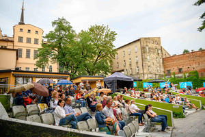Szanty na Starówce - 26.08.2023 - Publiczność podczas koncertu "Szanty na Starówce"