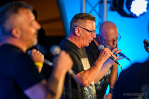 Szanty na Starówce - 26.08.2023 - Występ zespołu West Sailors na scenie tarnowskiego Amfiteatru.