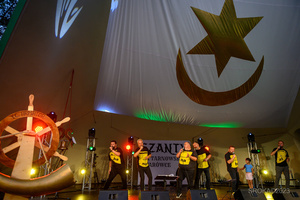 Szanty na Starówce - 26.08.2023 - Występ zespołu Banana Boat na scenie tarnowskiego Amfiteatru.