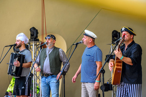 Piknik żeglarski - Zespół Klang na scenie Amfiteatru.