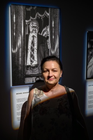 Wystawa: Powroty - Jedna z bohaterek wystawy "Powroty" Magda Bartosz.