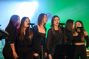 Koncert "Pawel Mazur - Przyjaciele i uczniowie" - Scena tarnowskiego Amfiteatru podczas koncertu.