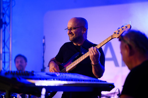 Koncert "Pawel Mazur - Przyjaciele i uczniowie" - Scena tarnowskiego Amfiteatru podczas koncertu.