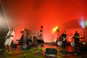 Koncert "Pawel Mazur - Przyjaciele i uczniowie" - Scena tarnowskiego Amfiteatru podczas koncertu.