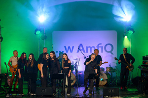 Koncert "Pawel Mazur - Przyjaciele i uczniowie" - Scena tarnowskiego Amfiteatru podczas koncertu Pawła Mazura i zaproszonych gości.