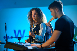 Koncert "Pawel Mazur - Przyjaciele i uczniowie" - Scena tarnowskiego Amfiteatru podczas koncertu Pawła Mazura i zaproszonych gości.