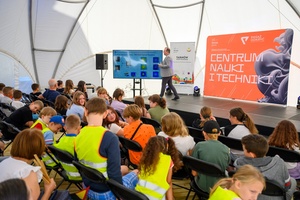 Festiwal Nauki i Techniki - Dzień I - wykłady i pokazy naukowe w Strefie Nauki i Techniki - Rynek