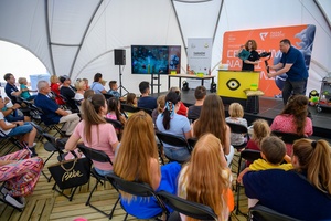 Festiwal Nauki i Techniki - Dzień II - wykłady i pokazy naukowe w Strefie Nauki i Techniki