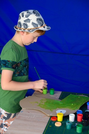 Festiwal Nauki i Techniki - Dzień II - mali naukowcy w namiotach Strefy Nauki i Techniki