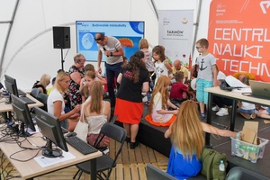 Festiwal Nauki i Techniki - Dzień II - wykłady i pokazy naukowe w Strefie Nauki i Techniki