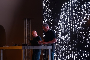 Festiwal Nauki i Techniki - Dzień II - koncert duetu Skalpel z wizaulizacjami w tle w Amfiteatrze