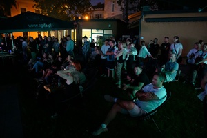 Festiwal Nauki i Techniki - Dzień II - publiczność podczas koncertu duetu Skalpel w Amfiteatrze